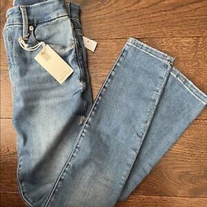 Good American high rise good leg jeans. Size 0/25. NWT.